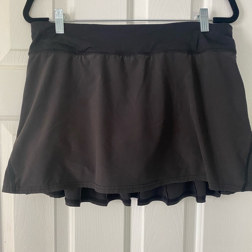 Lululemon tennis skirt black size 10